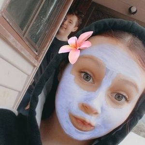 Meet your Posher, Madeline